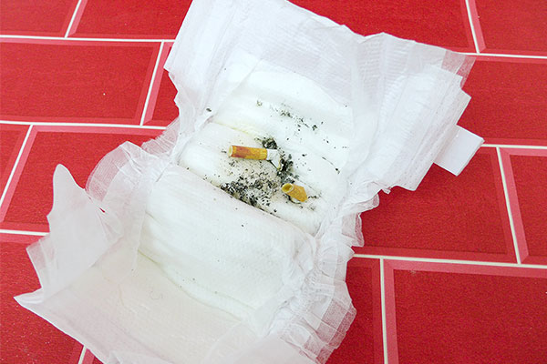 Nína Óskarsdóttir - Nappy Cigarettes