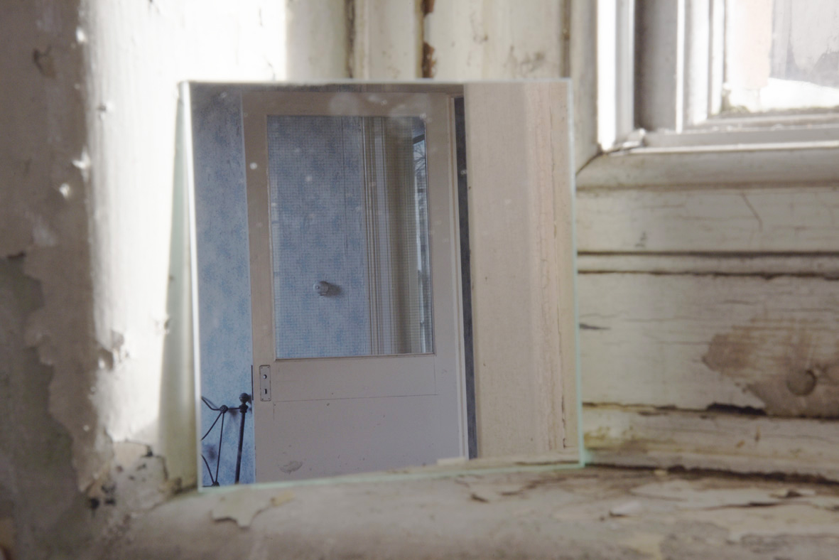 Lesley Farrell, Door, from the series Staying, 2016